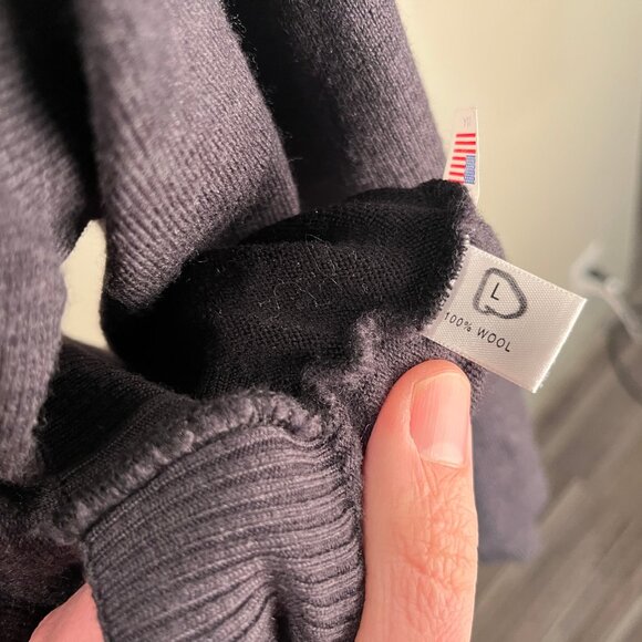 St. Croix Men's black, gray and red 100% Wool V-Neck long sleeve Sweater Large L - Picture 3 of 5